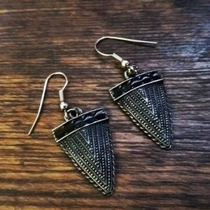 Fashion Silver Tone Arrow style Earrings